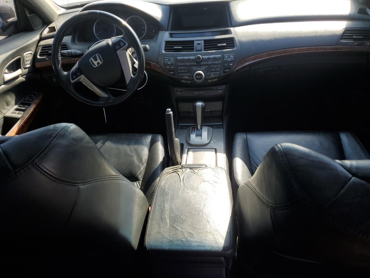 1HGCP3F86BA030819 2011 Honda Accord Exl