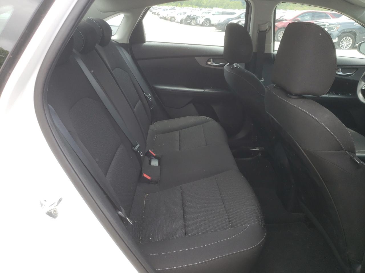 3KPF24AD4ME404929 2021 Kia Forte Fe