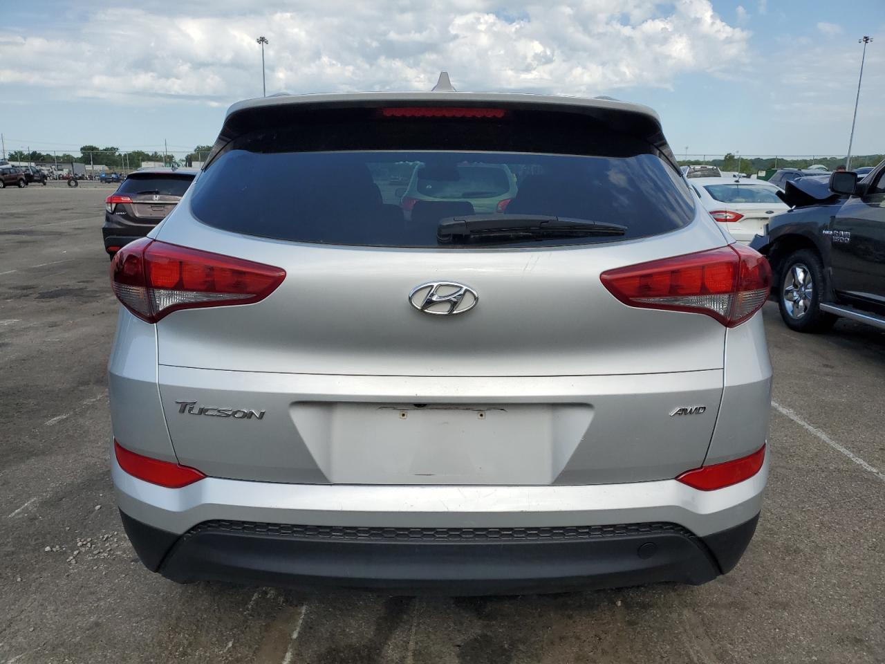 2018 Hyundai Tucson Sel vin: KM8J3CA42JU695781