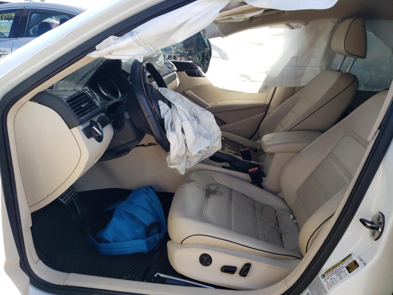 1VWDT7A36HC051973 2017 Volkswagen Passat R-Line