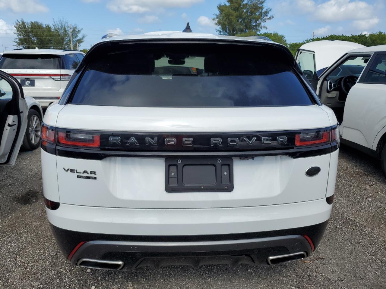 SALYL2RV5JA730379 2018 Land Rover Range Rover Velar R-Dynamic Se