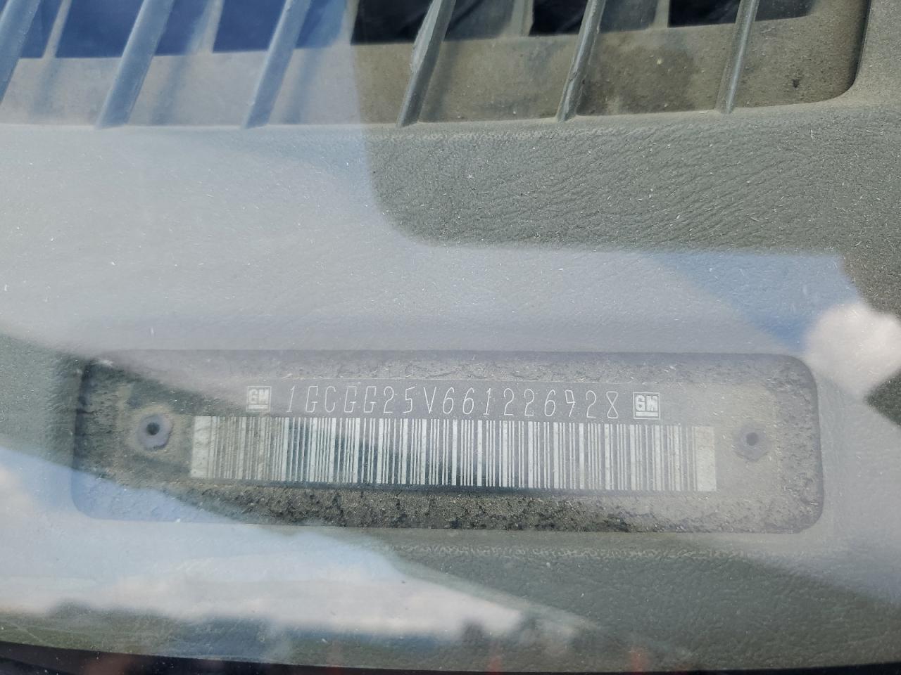 1GCGG25V661226928 2006 Chevrolet Express G2500