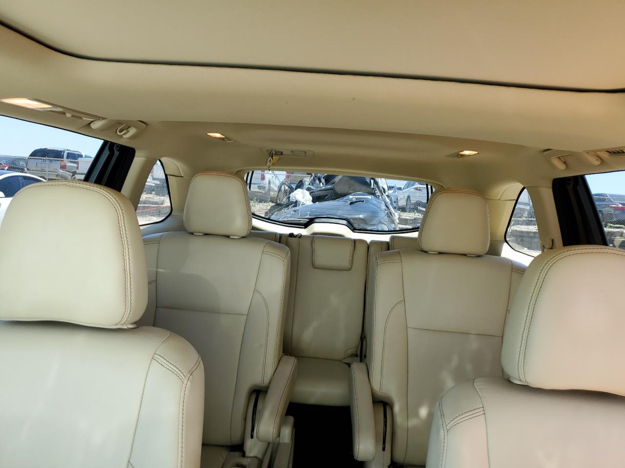 5TDKZRFH3HS518984 2017 Toyota Highlander Se