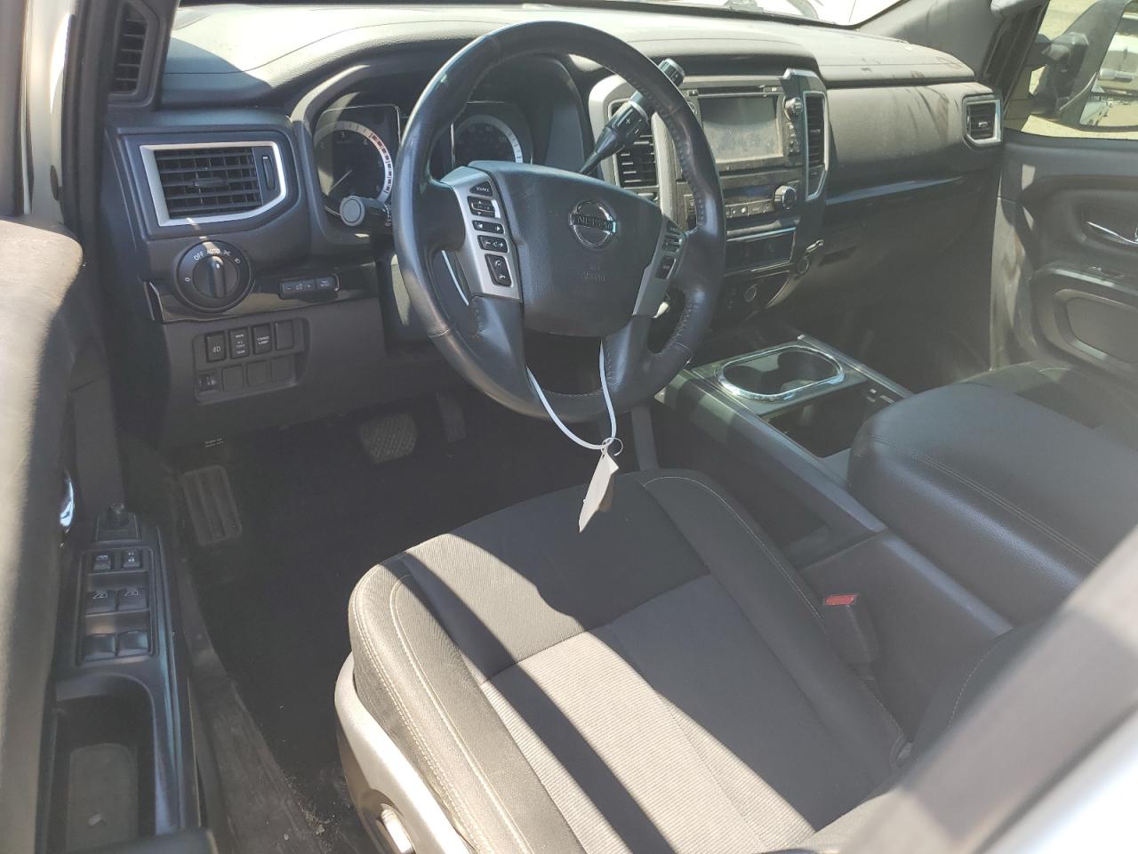 1N6BA1F42JN516576 2018 Nissan Titan Xd Sl