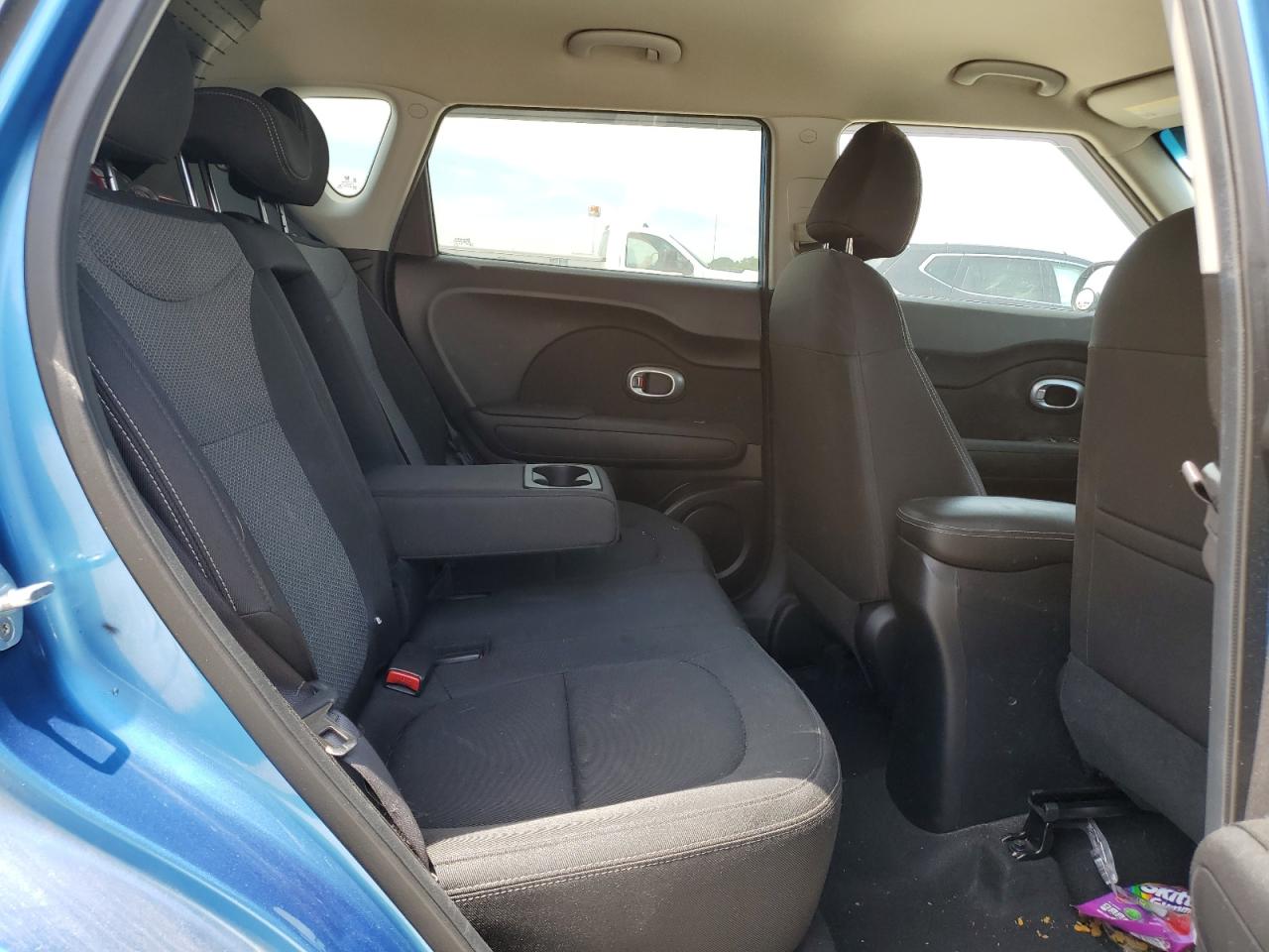 KNDJP3A59J7581566 2018 Kia Soul +