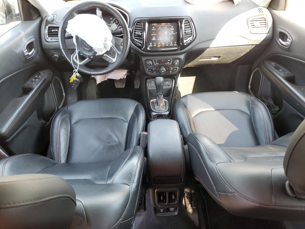 3C4NJCCB6JT407083 2018 Jeep Compass Limited