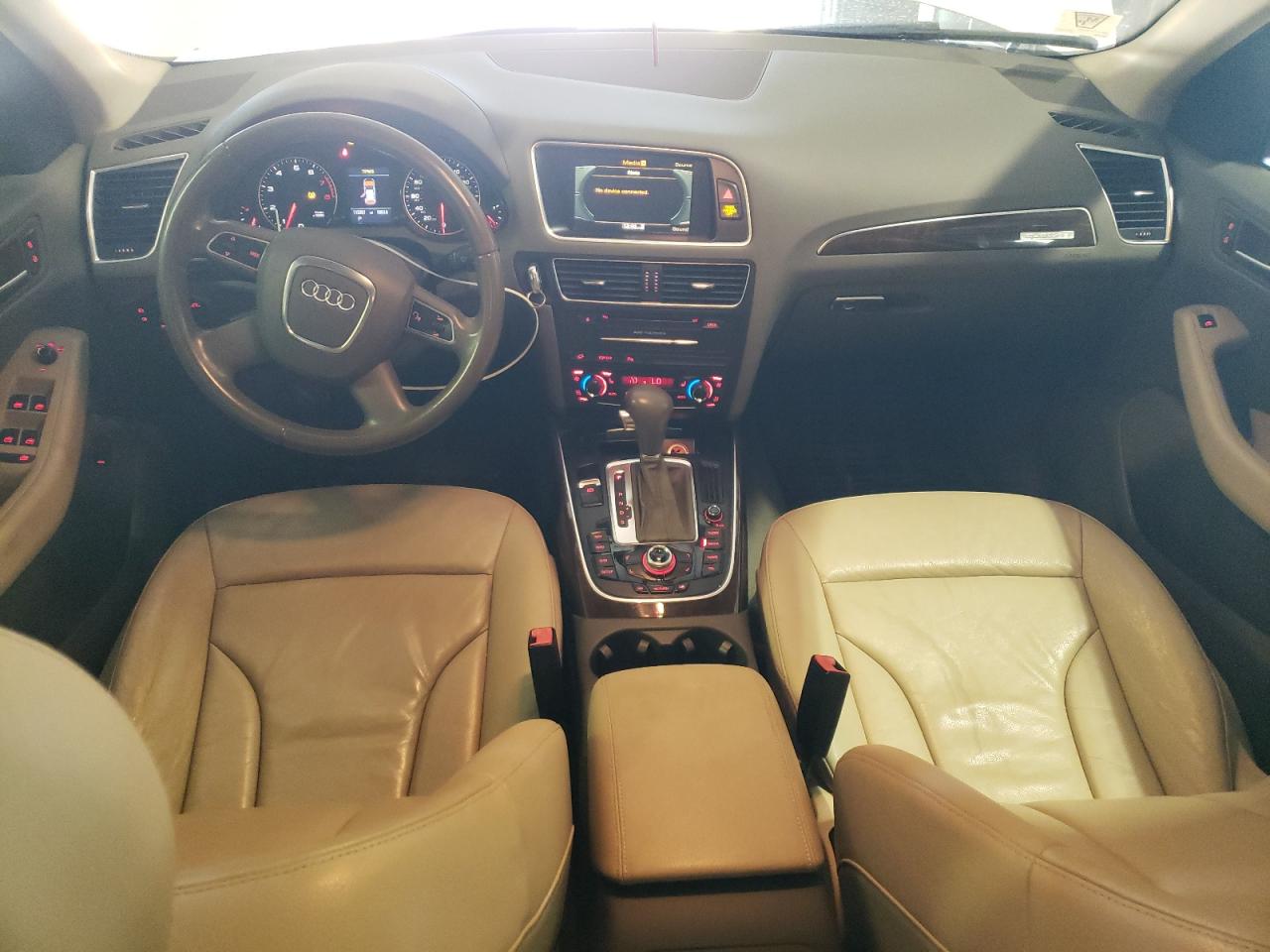 WA1LKAFP5AA078572 2010 Audi Q5 Premium Plus