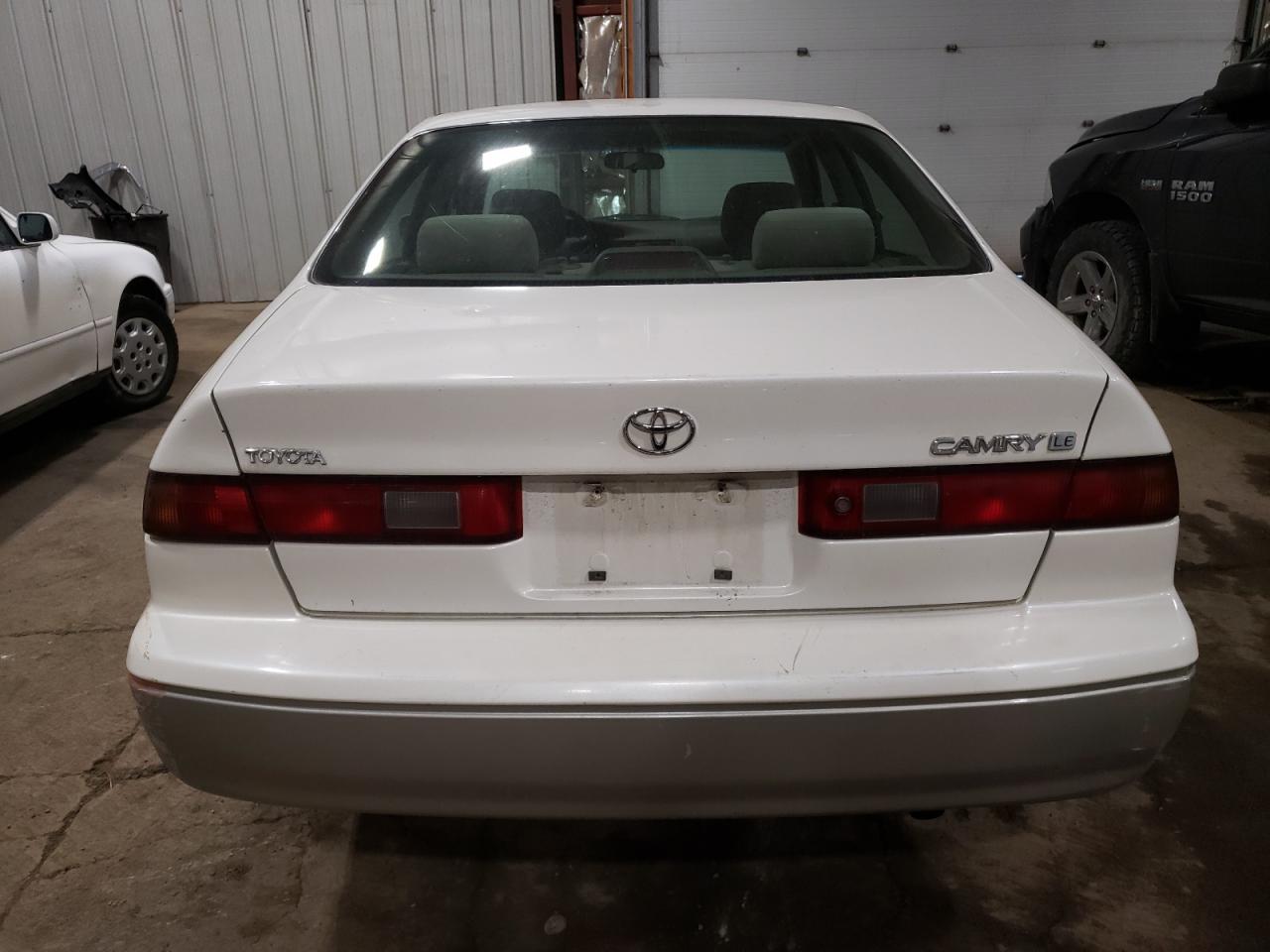 JT2BG28KXX0366623 1999 Toyota Camry Le