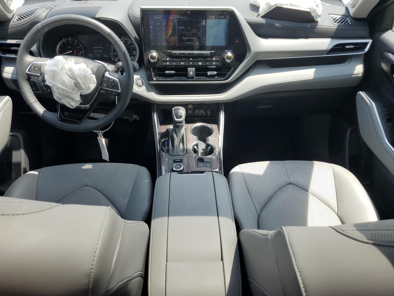 5TDFZRBH3MS149139 2021 Toyota Highlander Platinum