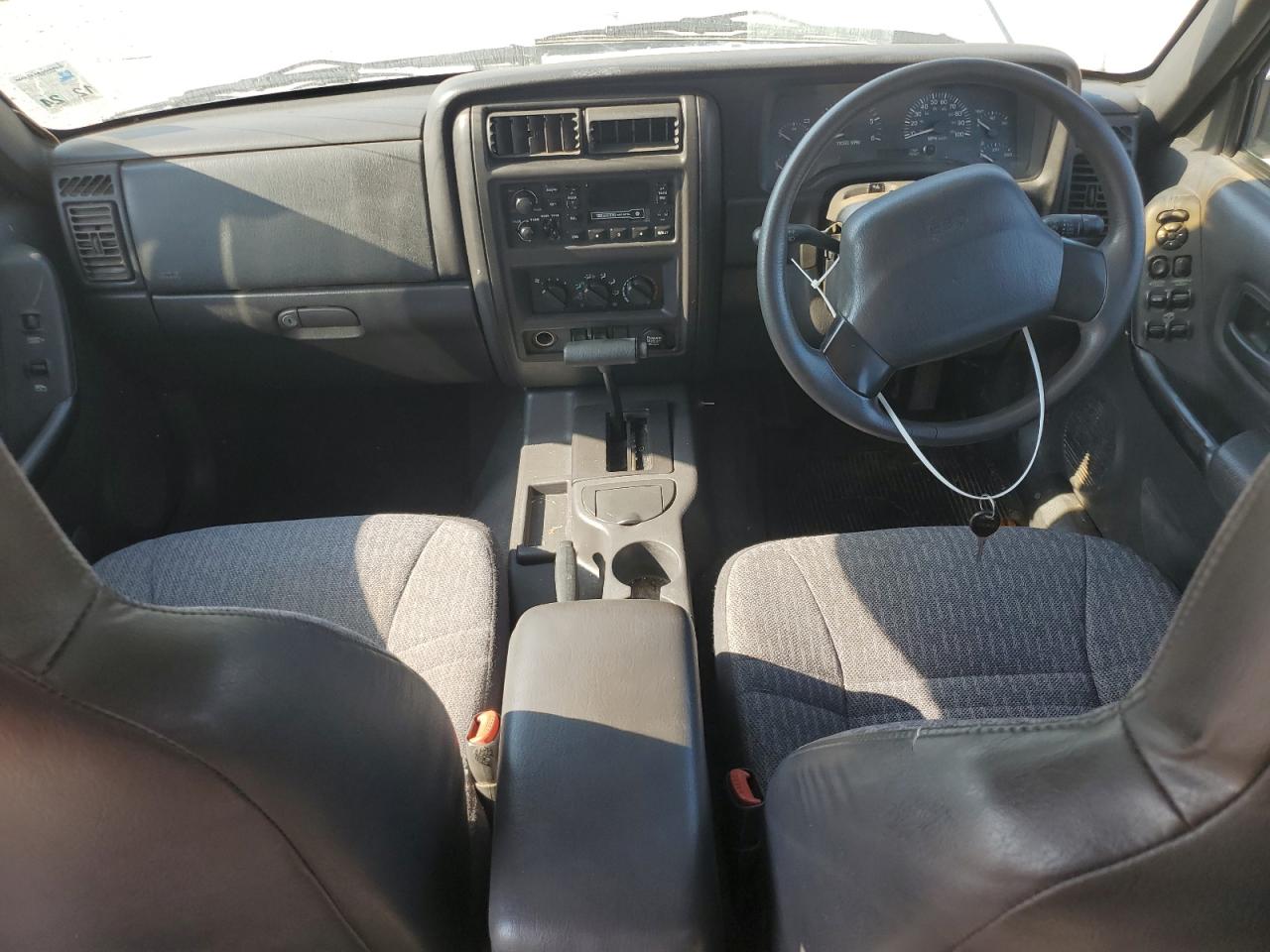 1J4FB28S1YL134719 2000 Jeep Cherokee Se