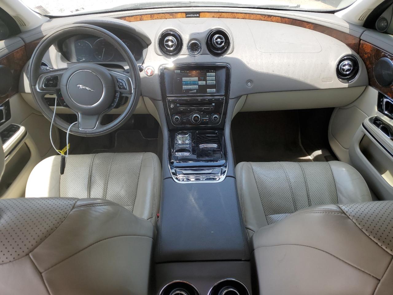 SAJWA1CZXF8V83082 2015 Jaguar Xj