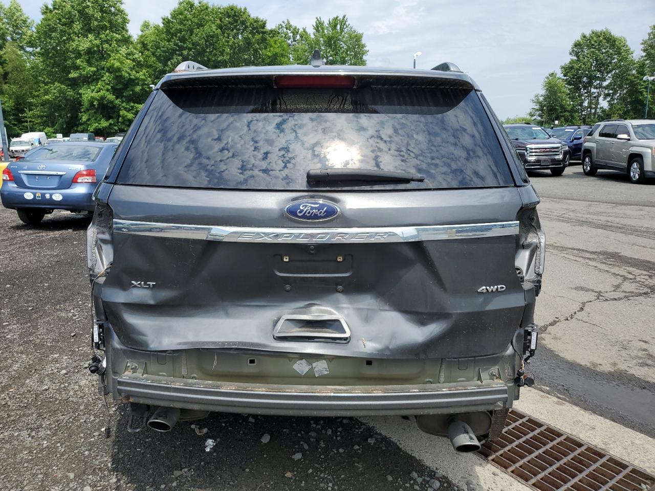 1FM5K8D87HGB78131 2017 Ford Explorer Xlt
