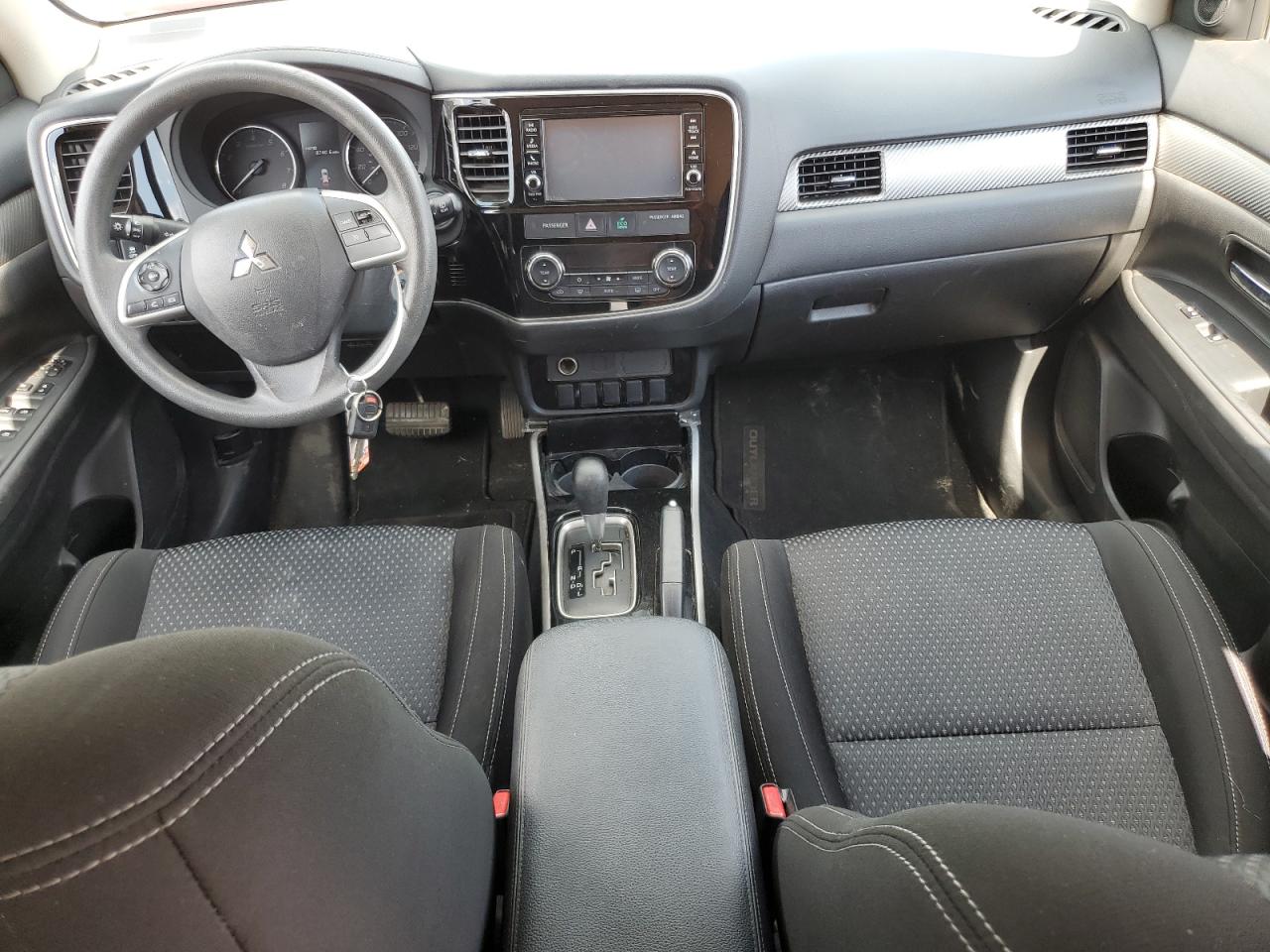 JA4AD2A34JZ054373 2018 Mitsubishi Outlander Es