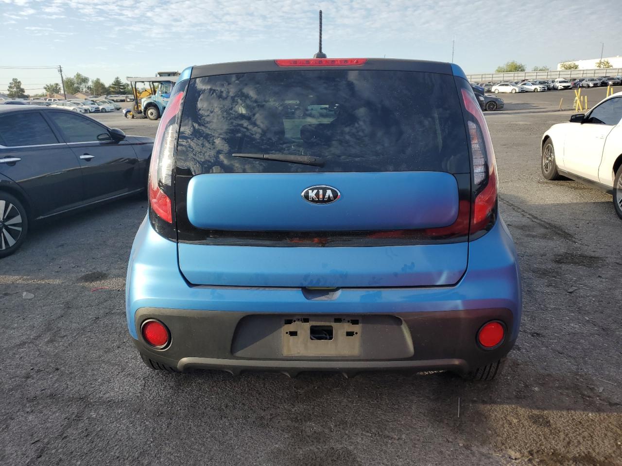 KNDJN2A24J7899763 2018 Kia Soul