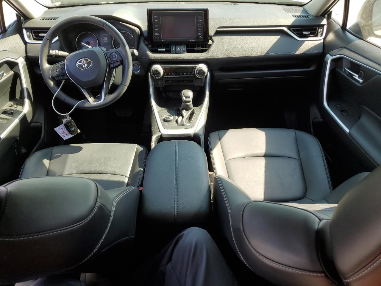 JTMB6RFV6ND532299 2022 Toyota Rav4 Xle Premium