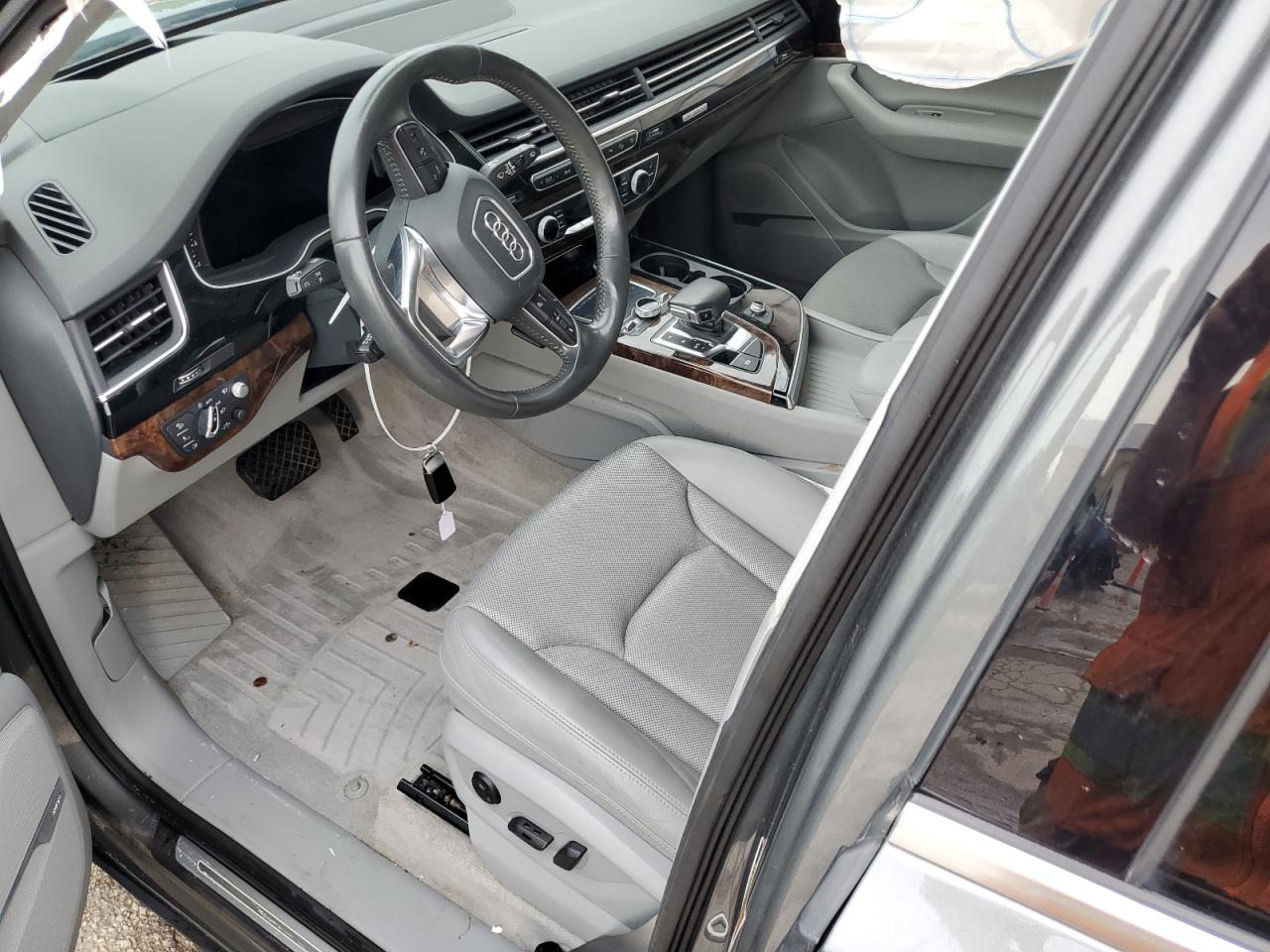 WA1VAAF71HD021418 2017 Audi Q7 Prestige