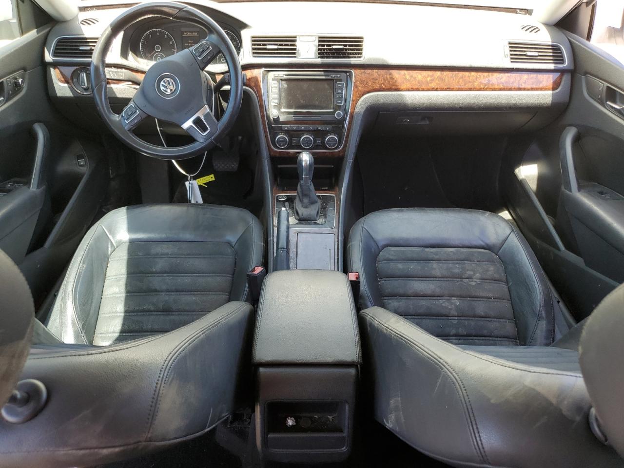 1VWCM7A3XCC008884 2012 Volkswagen Passat Sel