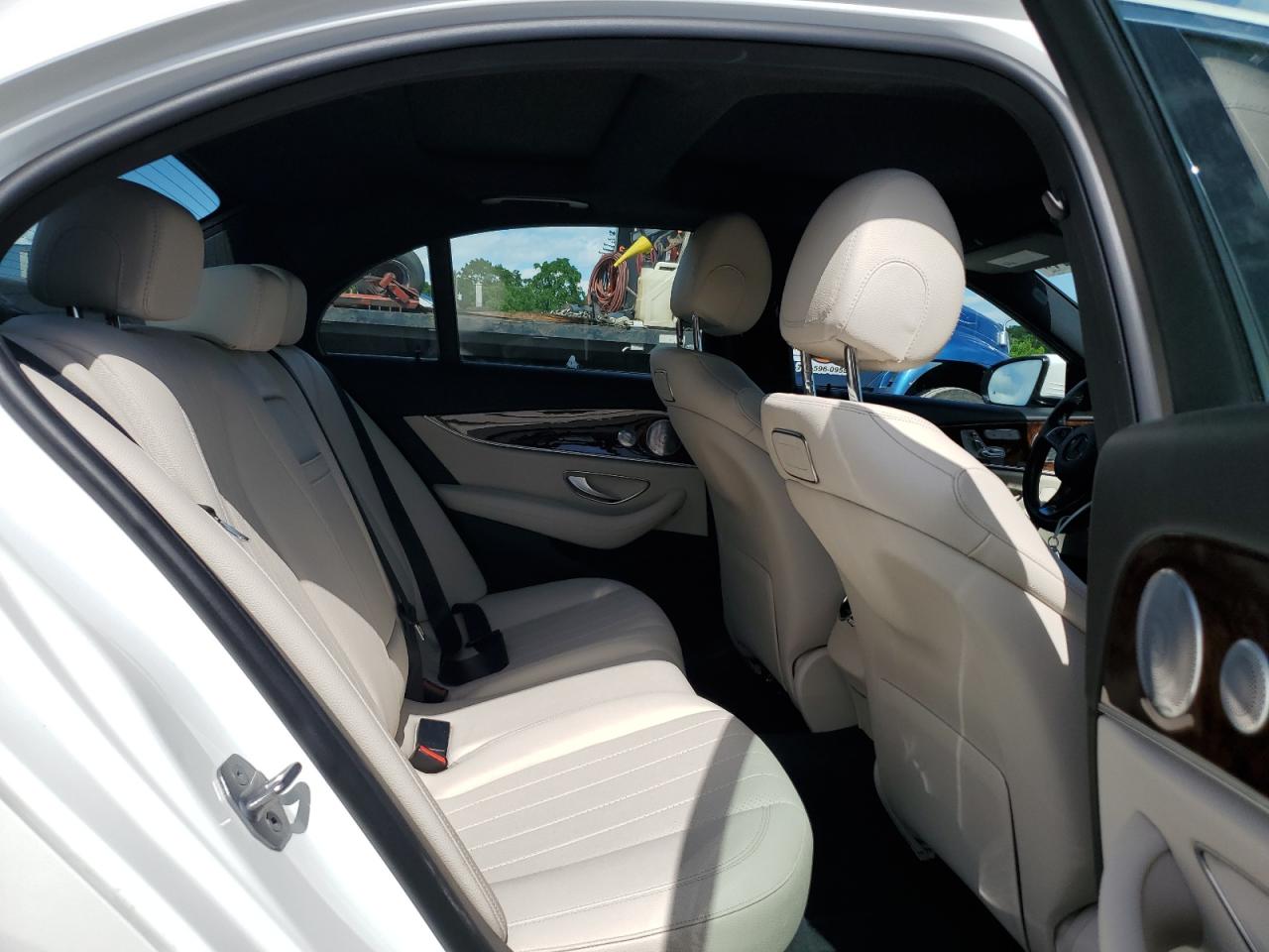 WDDZF4KB3JA363664 2018 Mercedes-Benz E 300 4Matic