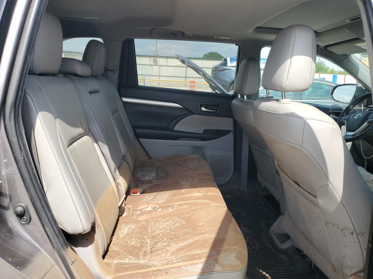 5TDKZRFH1KS554714 2019 Toyota Highlander Se