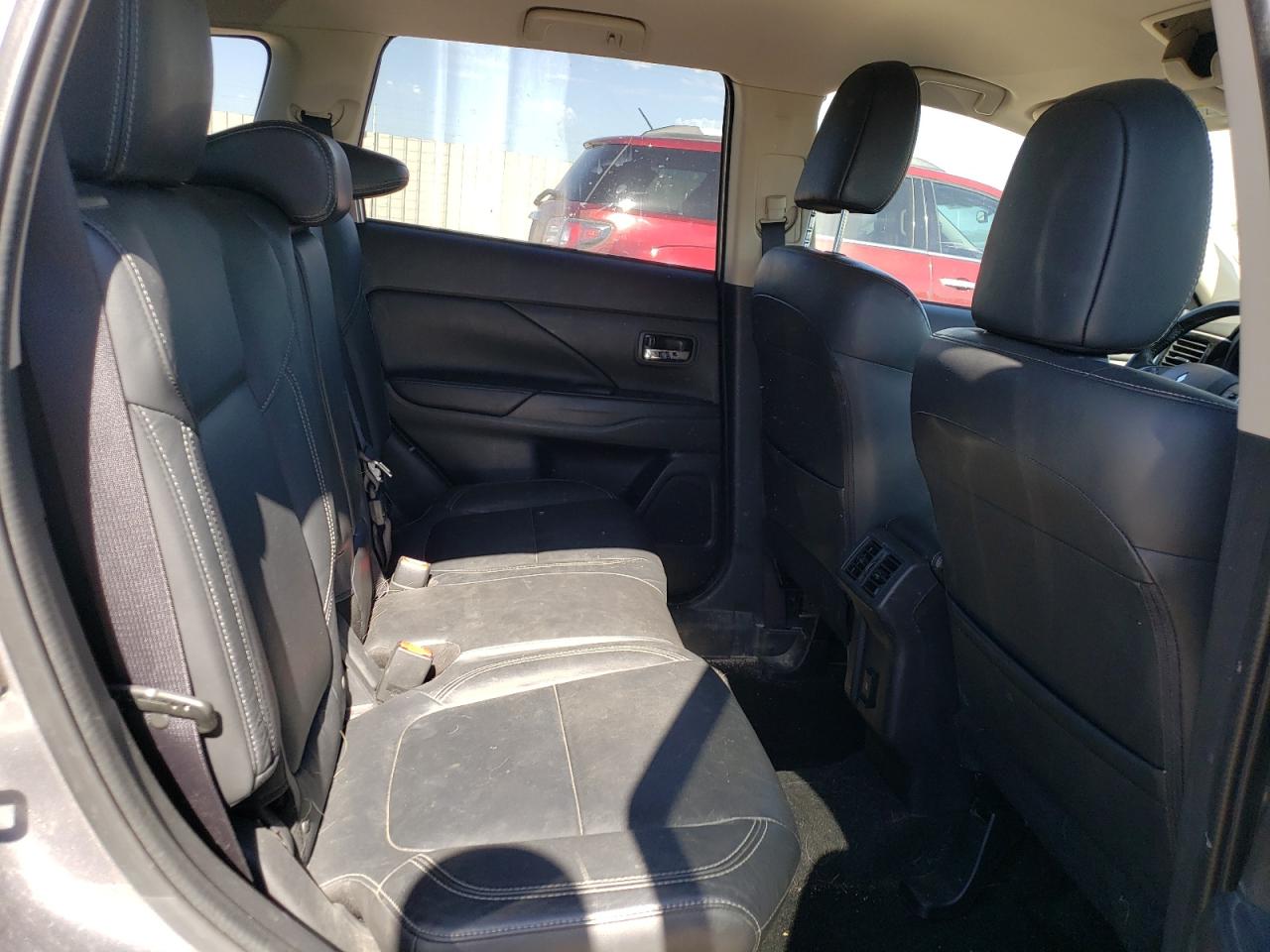 JA4AD3A31LZ019833 2020 Mitsubishi Outlander Se