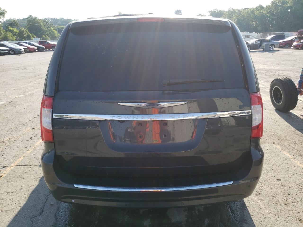 2A4RR8DG1BR630759 2011 Chrysler Town & Country Touring L