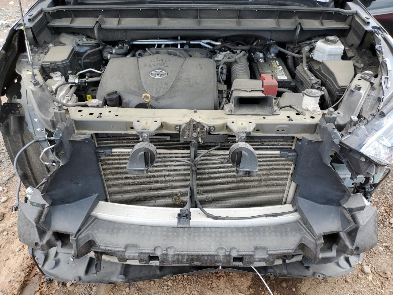 5TDGZRBH7NS583229 2022 Toyota Highlander Xle