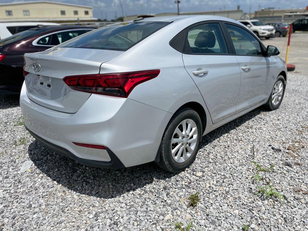 2018 Hyundai Accent Se vin: 3KPC24A36JE028501