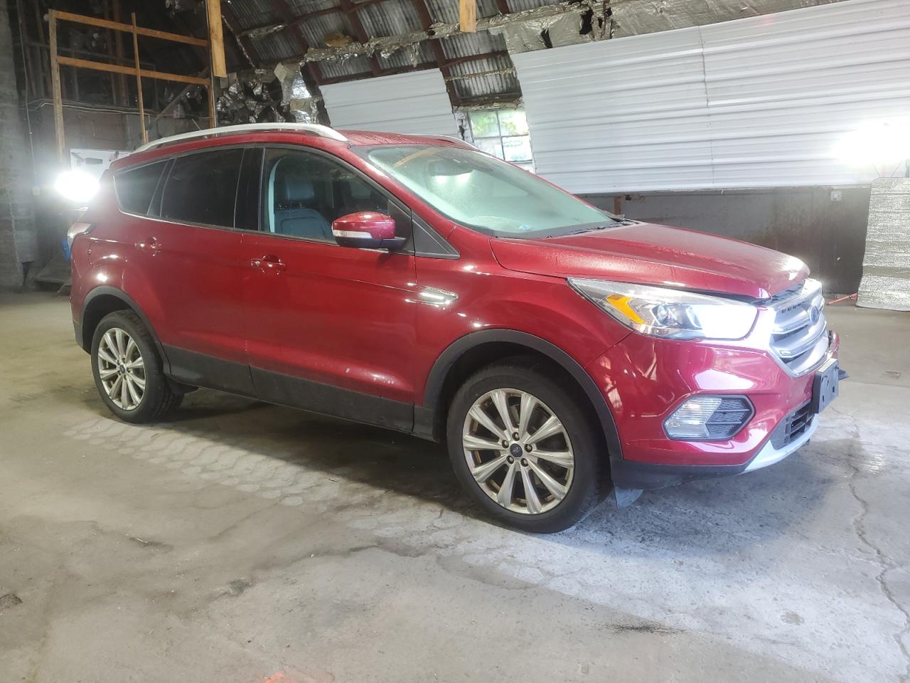 1FMCU9JD8HUE62569 2017 Ford Escape Titanium