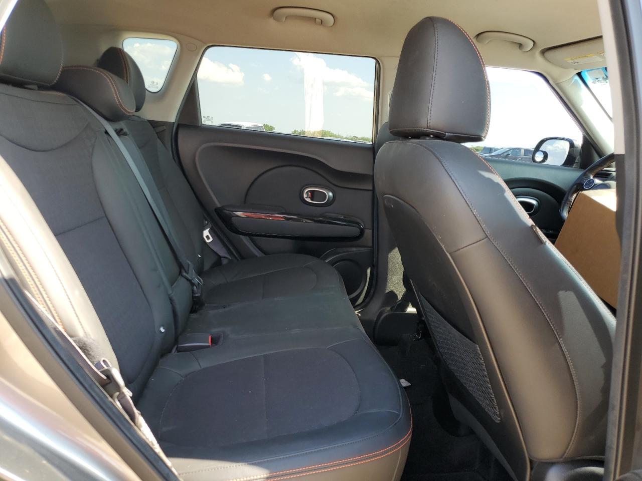 KNDJX3AA0J7579380 2018 Kia Soul !