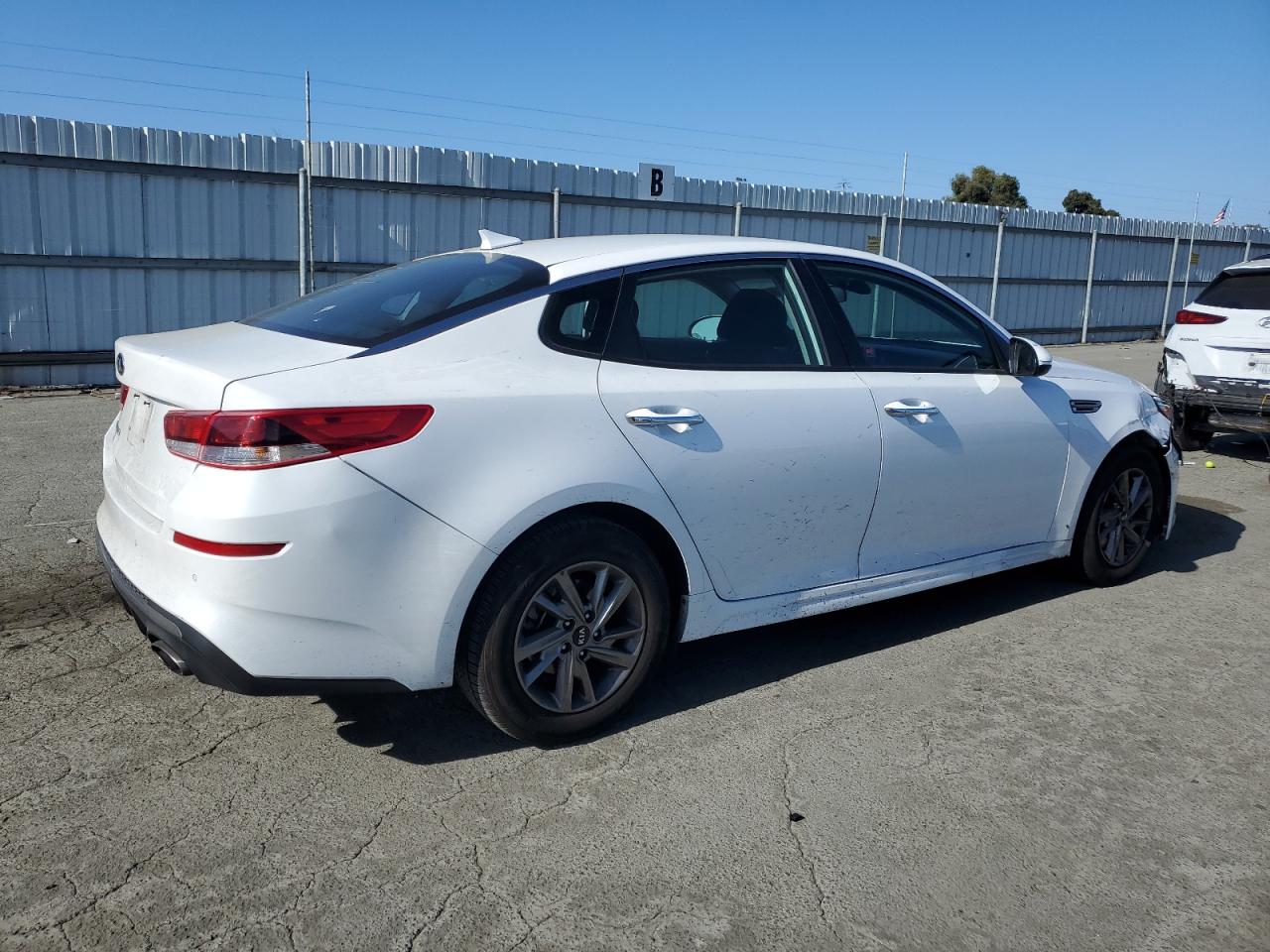 2019 Kia Optima Lx vin: 5XXGT4L38KG298592