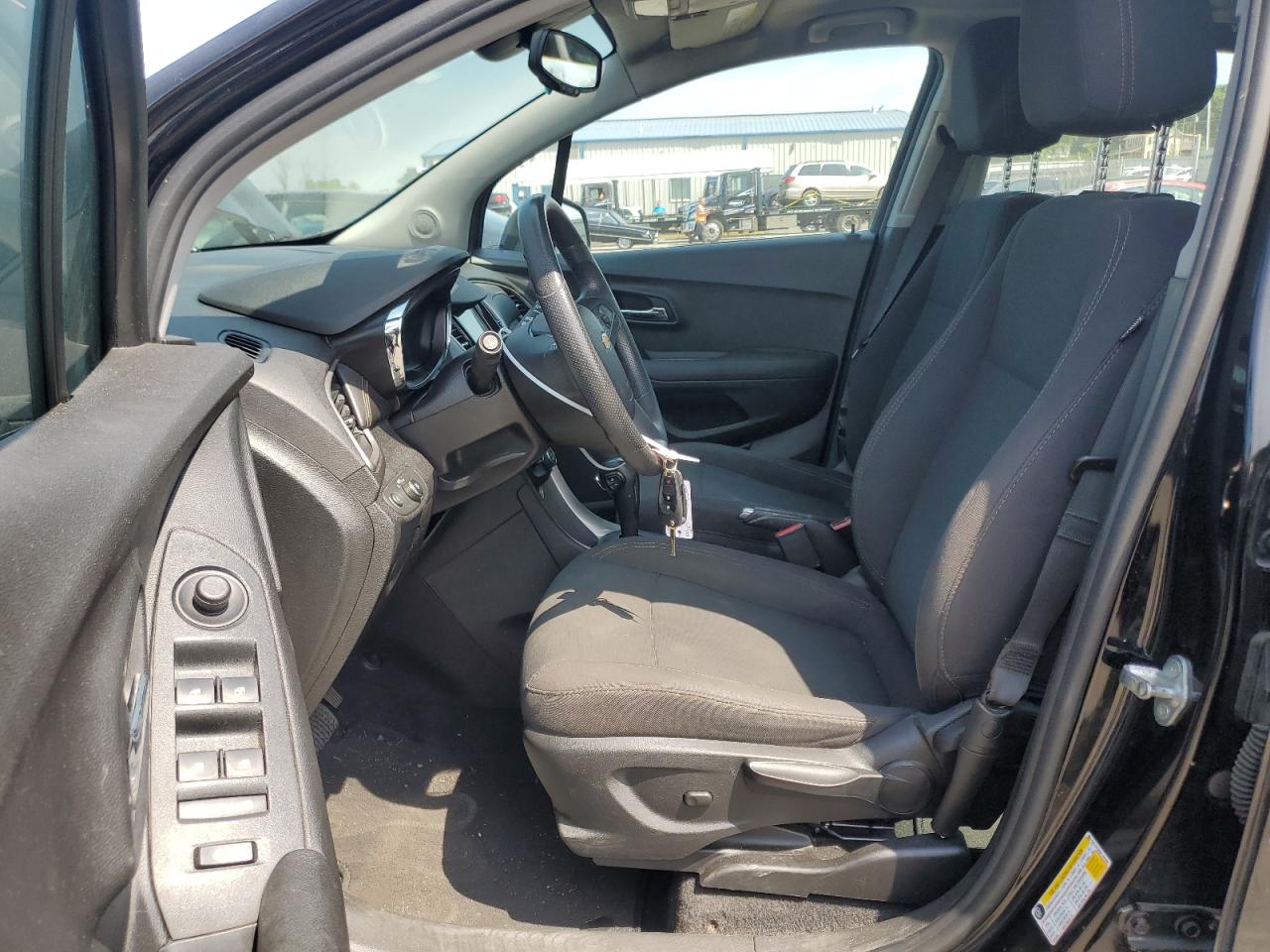 3GNCJKSB6KL330209 2019 Chevrolet Trax Ls