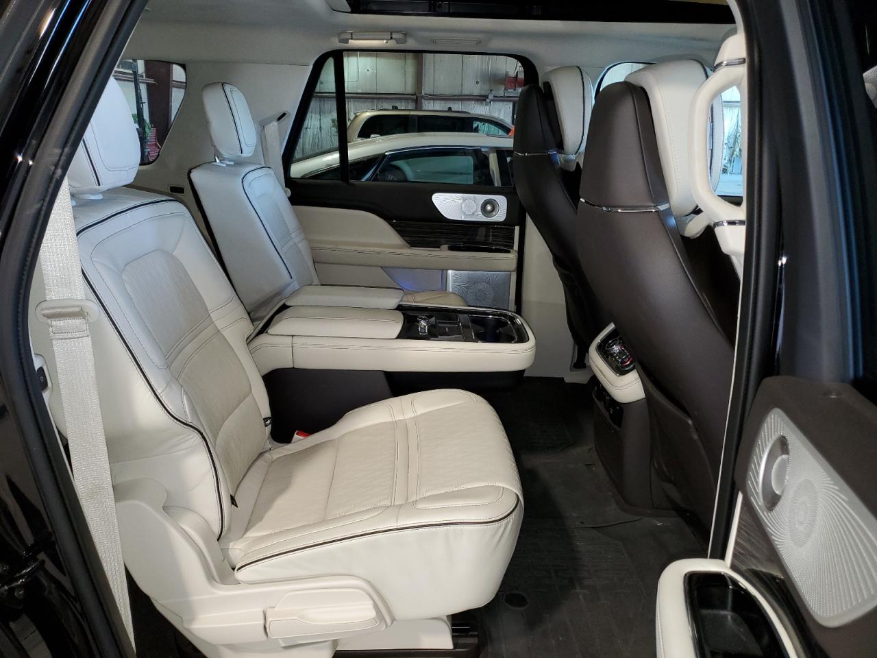 5LMJJ3TT8MEL07300 2021 Lincoln Navigator L Black Label