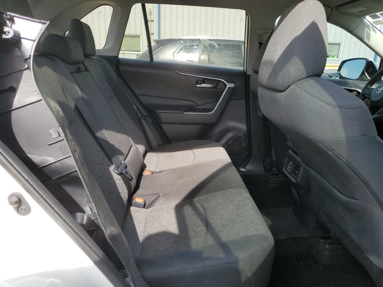 2T3W1RFV6MC091700 2021 Toyota Rav4 Xle