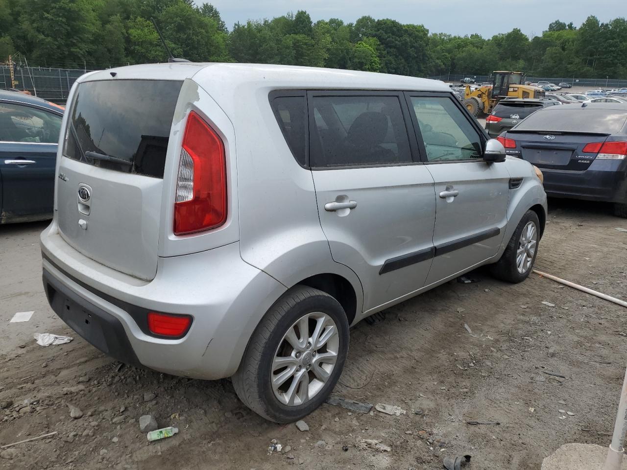 KNDJT2A66C7416883 2012 Kia Soul +