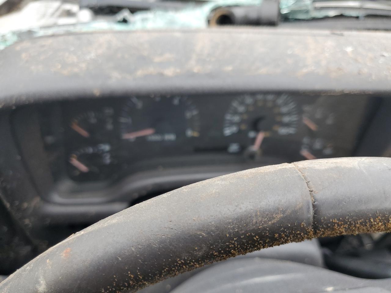 1J4FF48S3YL161842 2000 Jeep Cherokee Sport