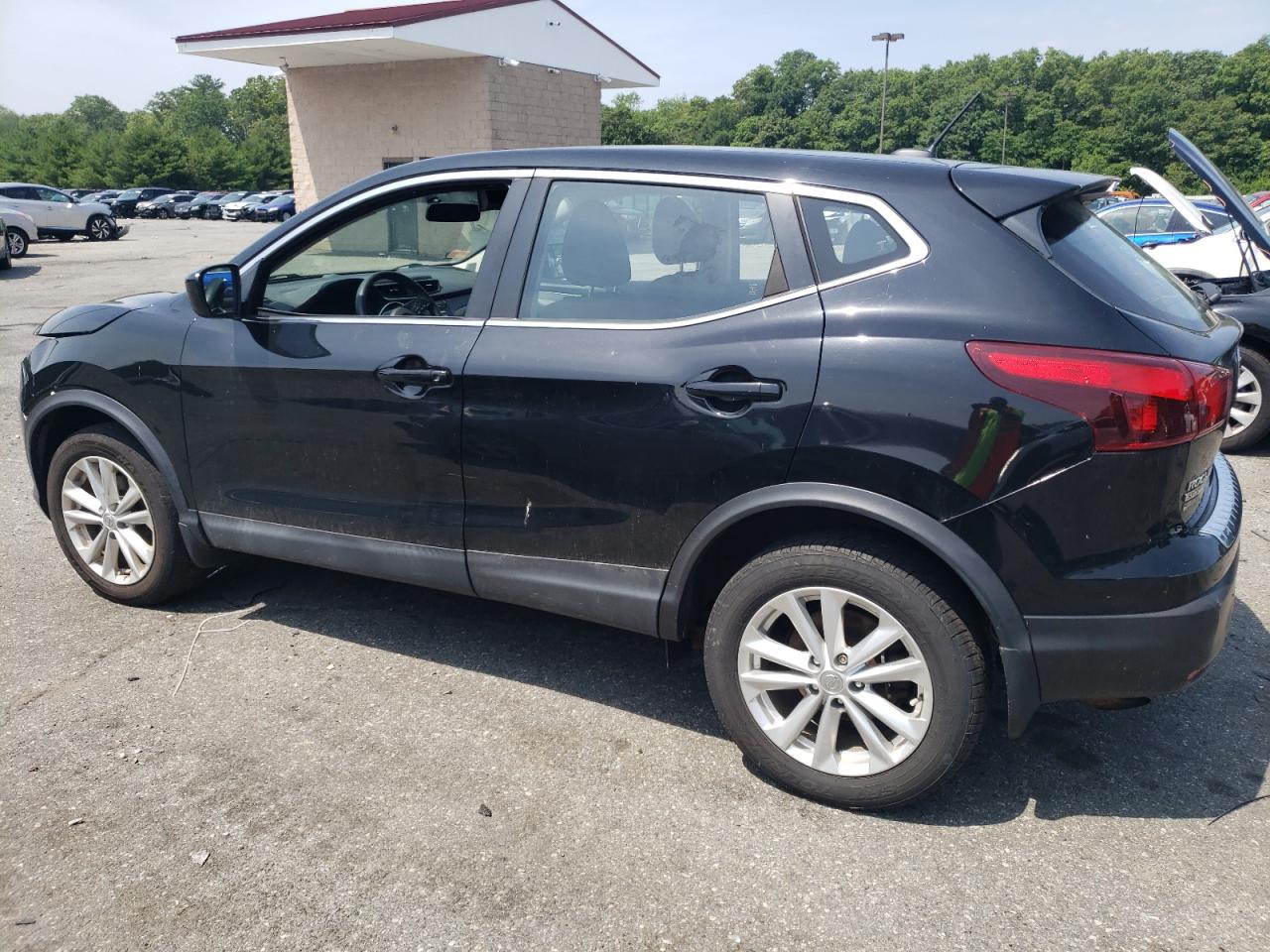 JN1BJ1CR8JW200325 NISSAN ROGUE 2018