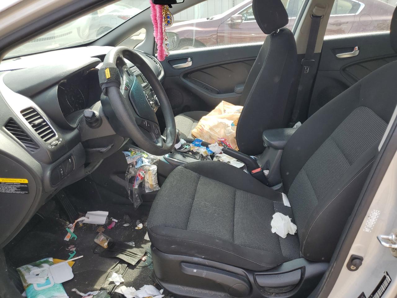 3KPFK4A74HE053875 2017 Kia Forte Lx