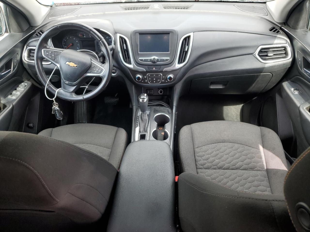 3GNAXJEV2JS610140 2018 Chevrolet Equinox Lt