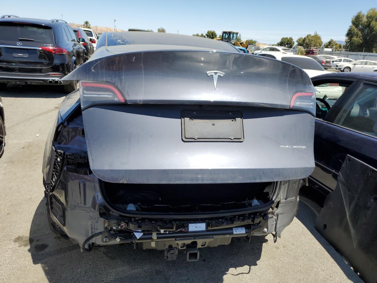 7SAYGDEE1PF632367 2023 Tesla Model Y