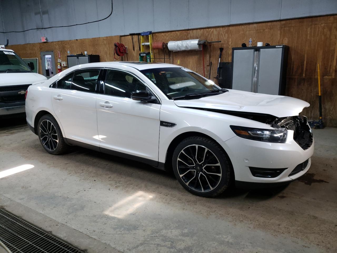 1FAHP2KT2HG138939 2017 Ford Taurus Sho