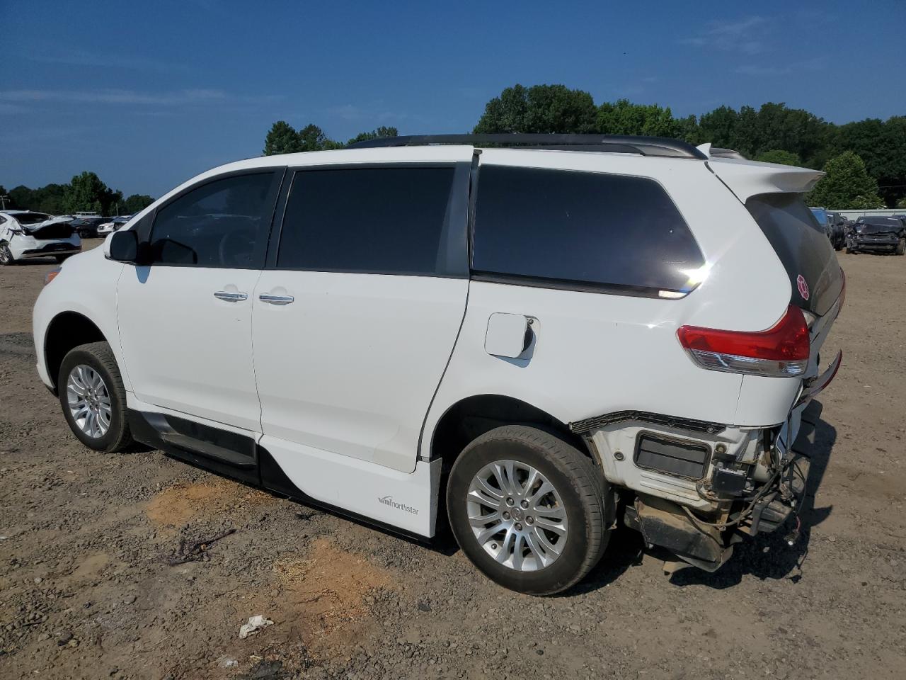 5TDYK3DC6ES514443 2014 Toyota Sienna Xle