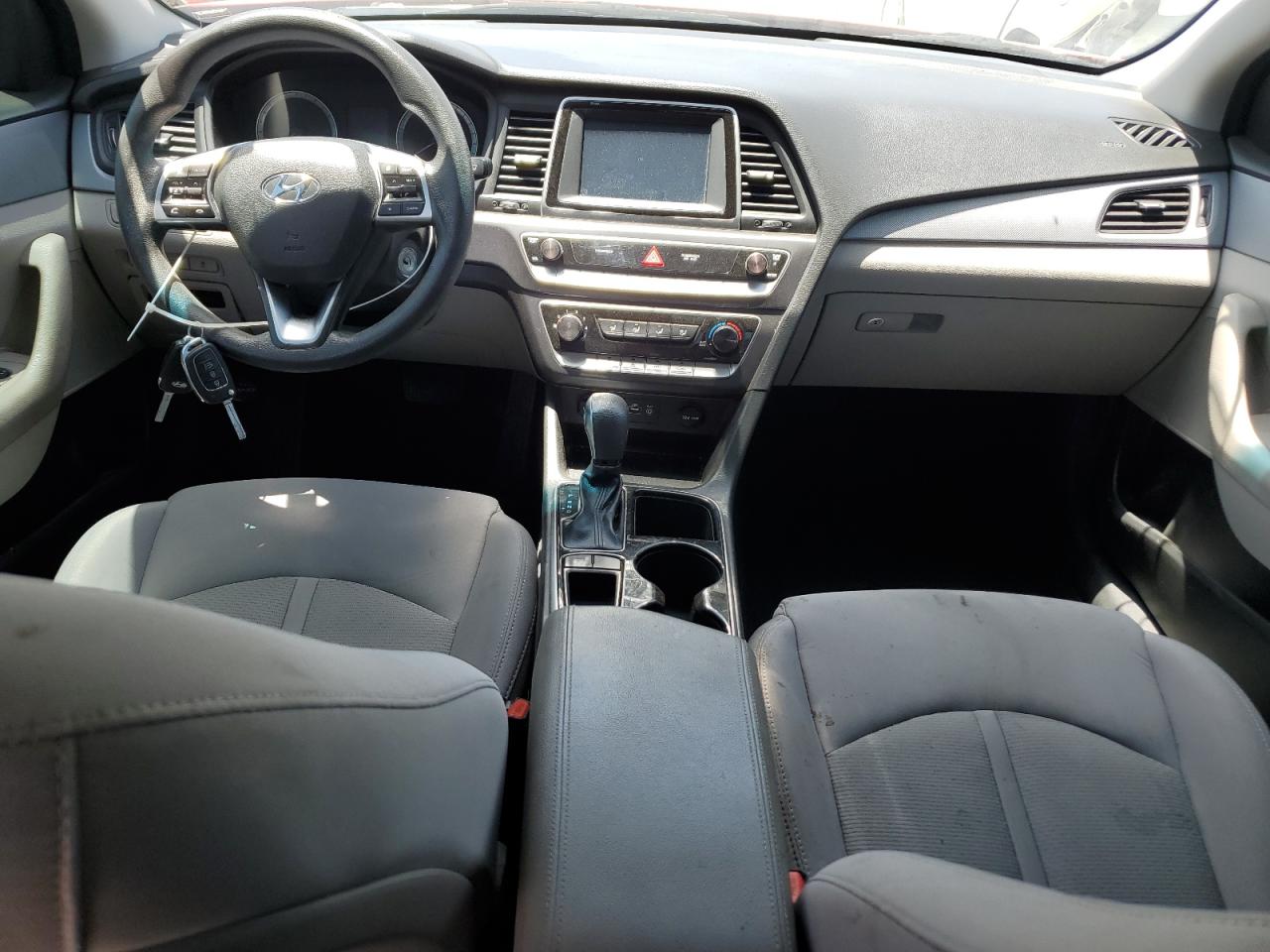 5NPE24AF2KH786299 2019 Hyundai Sonata Se