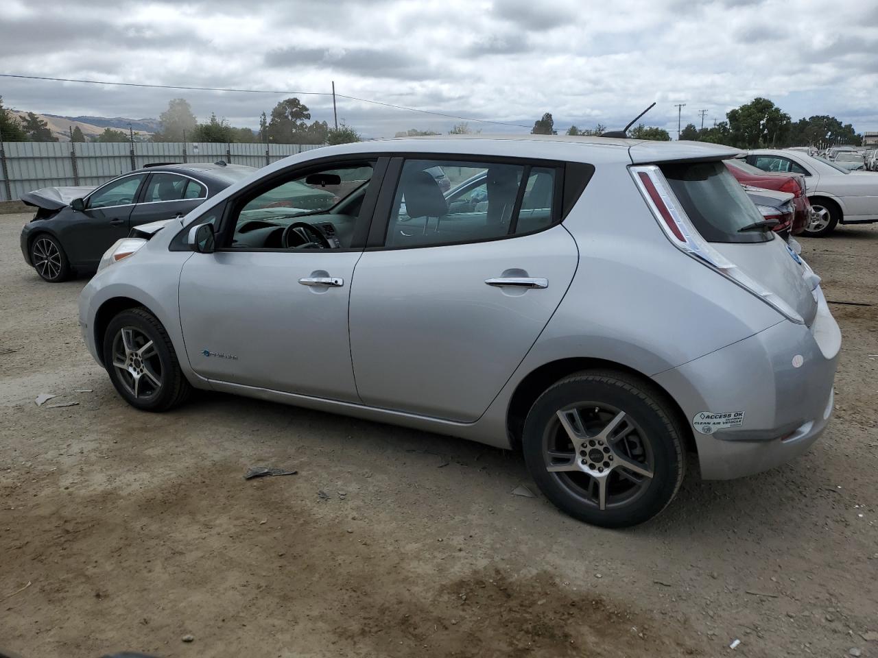 1N4AZ0CP9FC330994 2015 Nissan Leaf S