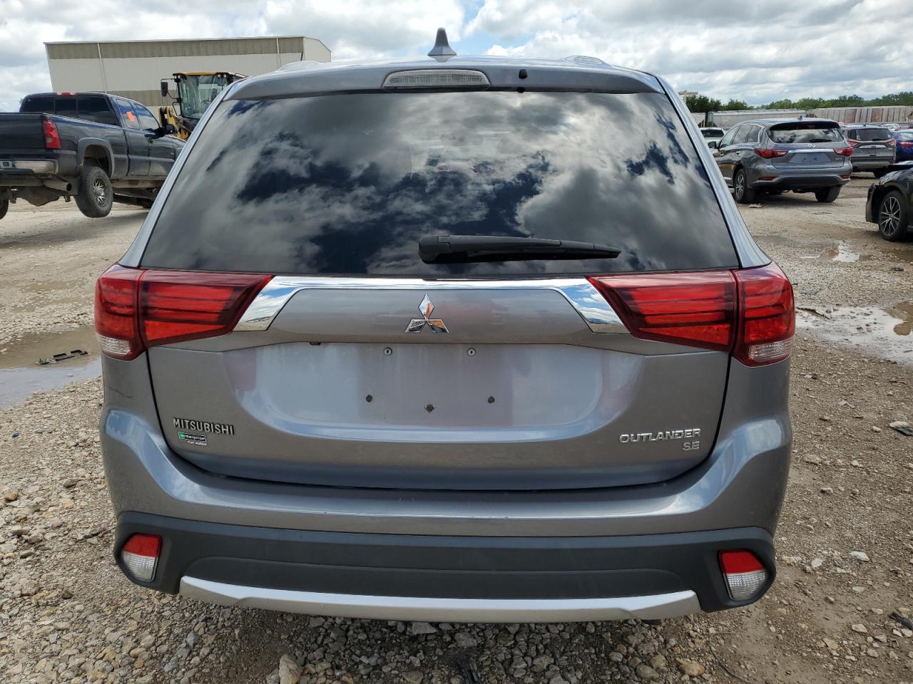 JA4AD3A34HZ023186 2017 Mitsubishi Outlander Se