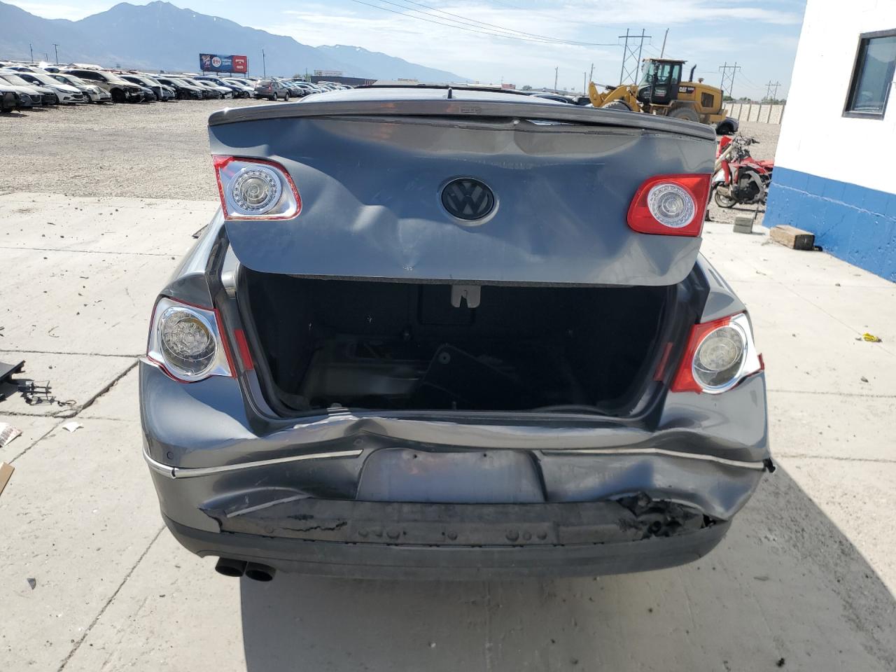 WVWEK73C68E137814 2008 Volkswagen Passat Lux