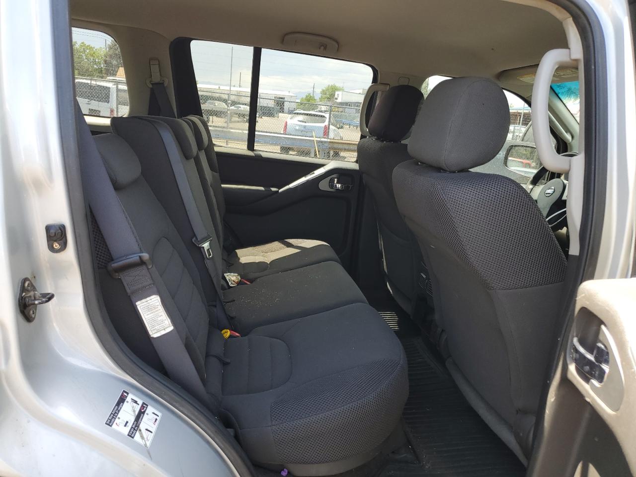 5N1AR18WX5C754095 2005 Nissan Pathfinder Le