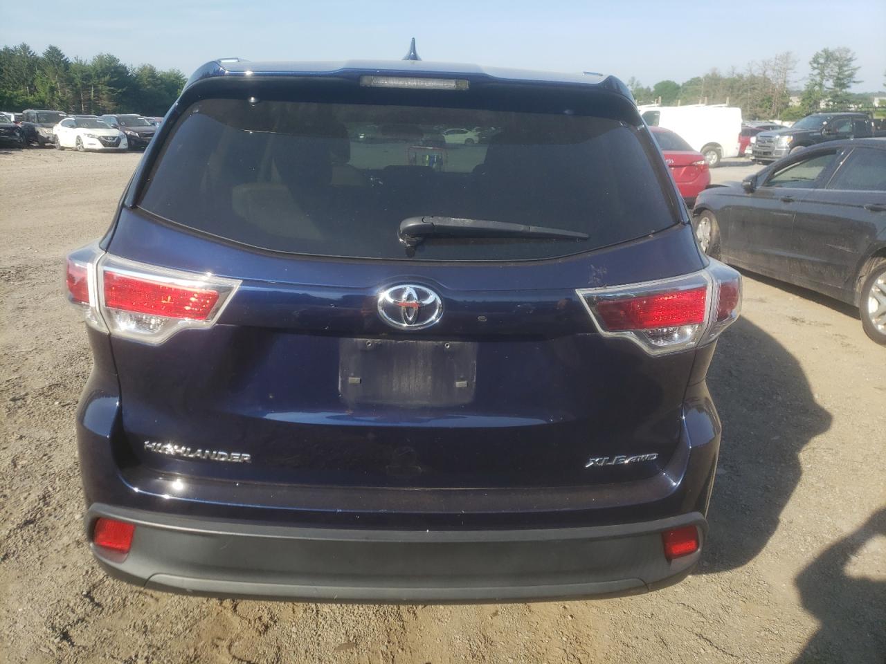 5TDJKRFH6GS338798 2016 Toyota Highlander Xle