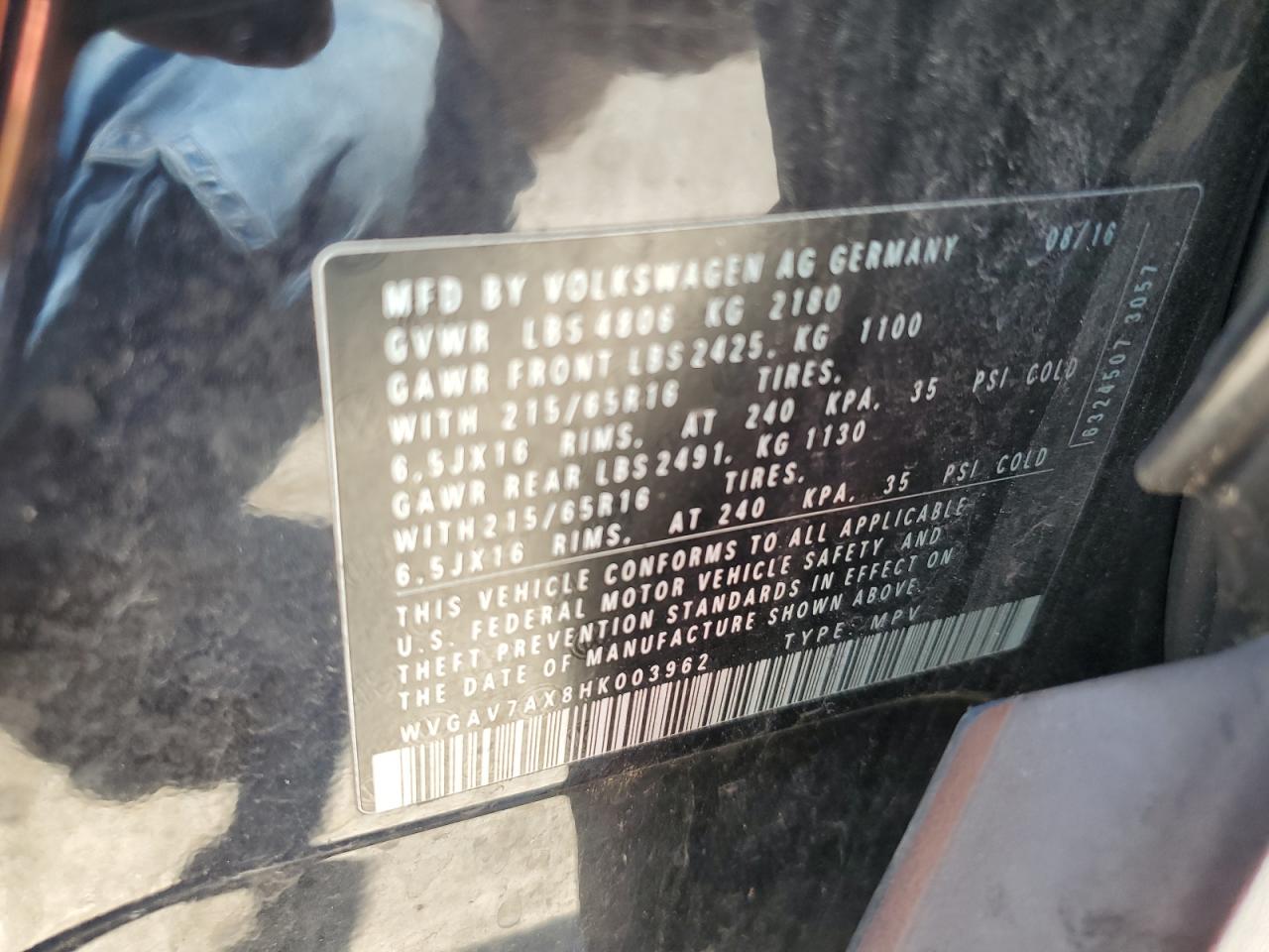 WVGAV7AX8HK003962 2017 Volkswagen Tiguan S