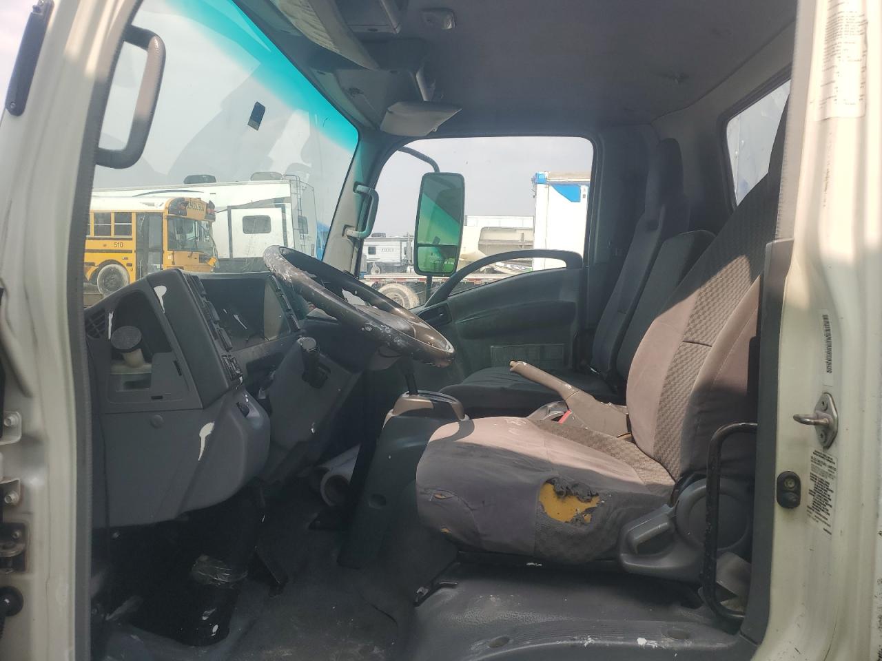 JALE5W161A7901642 2010 Isuzu Nqr