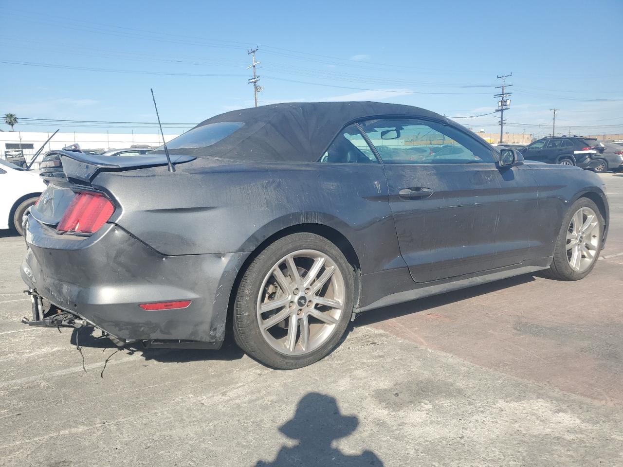 2017 Ford Mustang vin: 1FATP8UH2H5330587